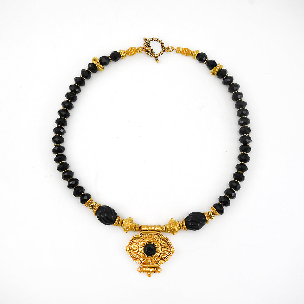 Tibetan Gau Amulet Onyx Necklace