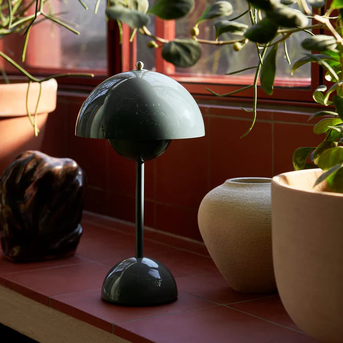 Dark Green Flowerpot Portable Table Lamp