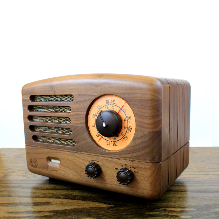 Vintage Radios with Bluetooth